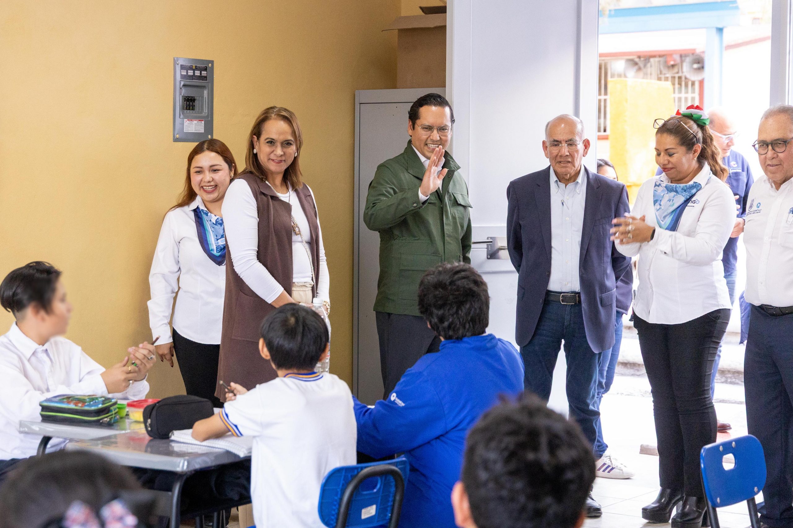 Chepe Guerrero e IFEQ inauguran nuevas aulas en escuelas de San José de Los Olvera y El Romeral