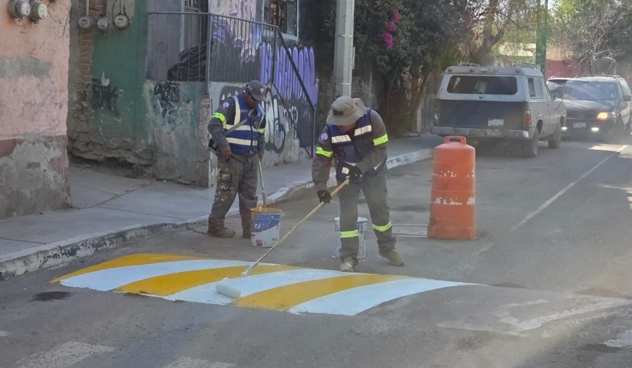 Realiza gobierno municipal de El Marqués jornada integral de limpieza en La Providencia, Saldarriaga