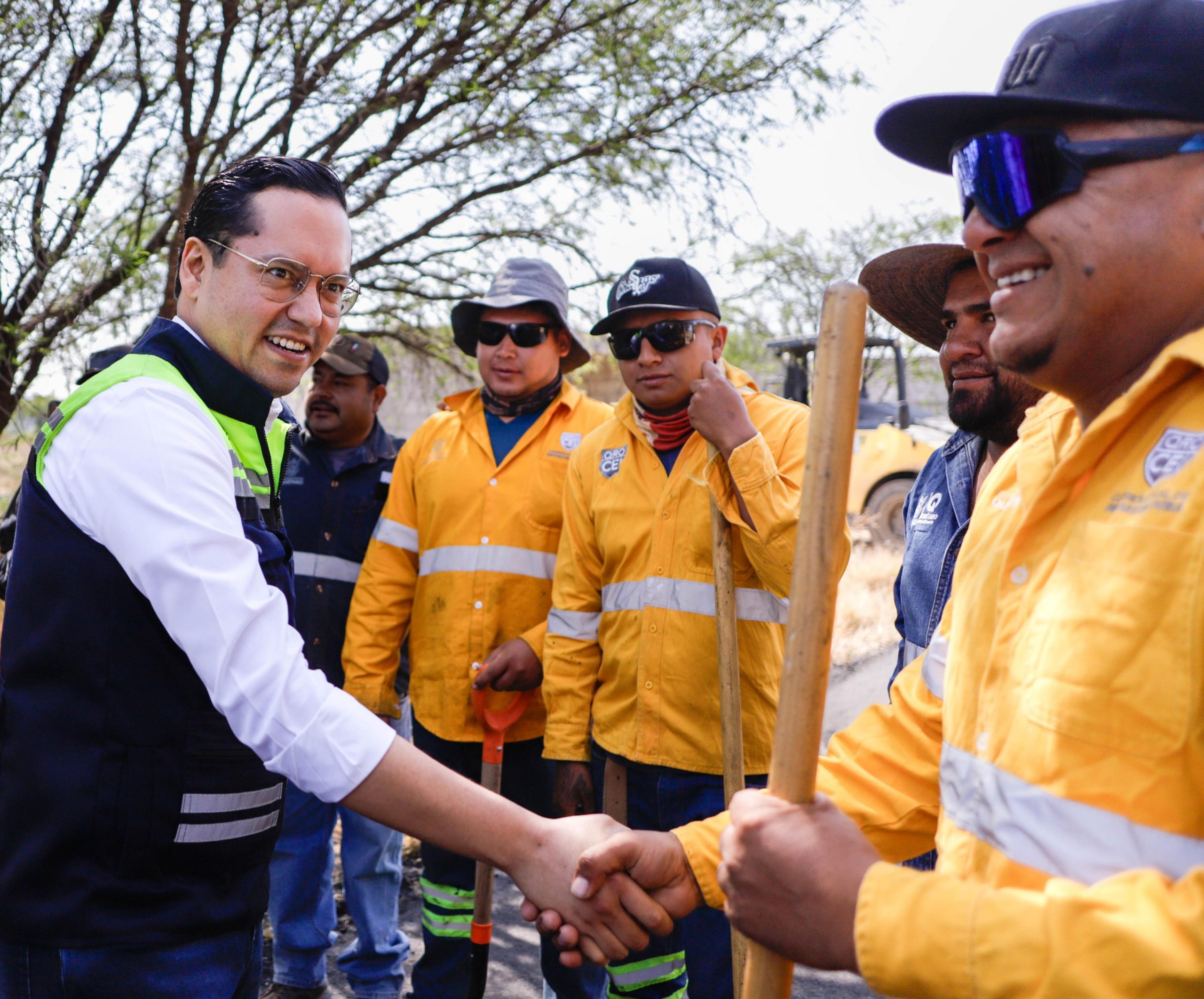 Chepe Guerrero supervisa trabajos de rehabilitación del Camino a San Rafael