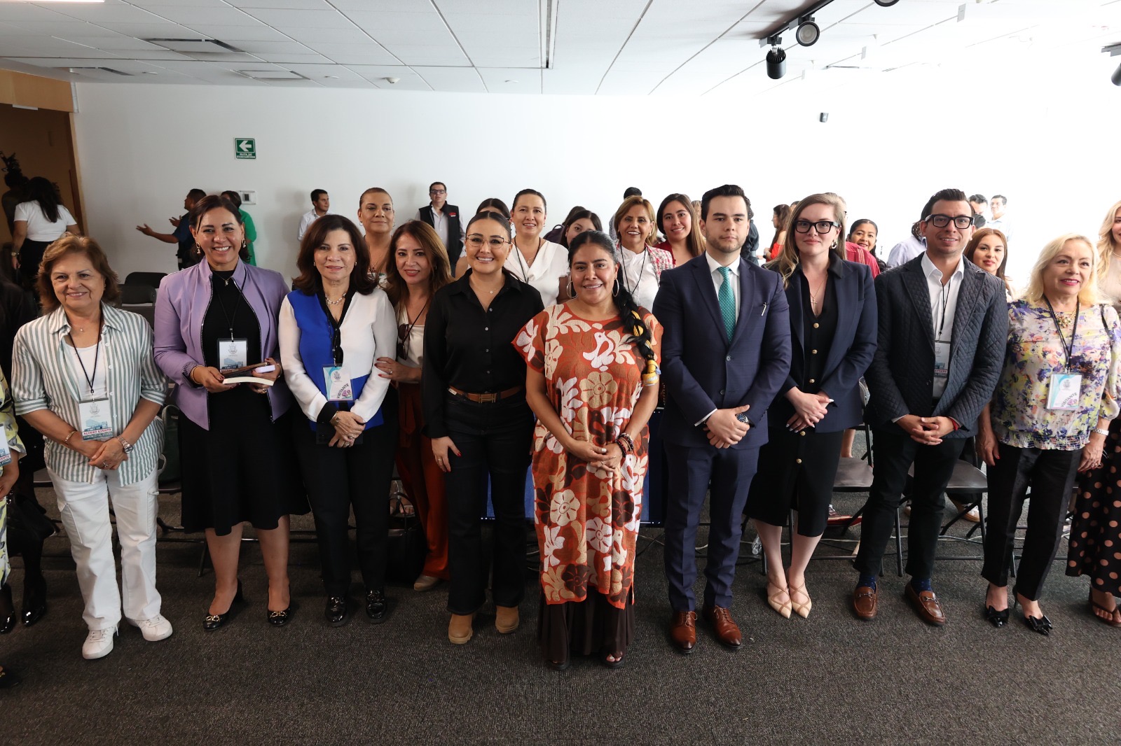 Diputada Claudia Díaz Gayou participó en la capacitación a servidoras públicas, denominada “Porque las mujeres sí importan”, ponencia impartida por la exdiputada federal y activista Eufrosina Cruz