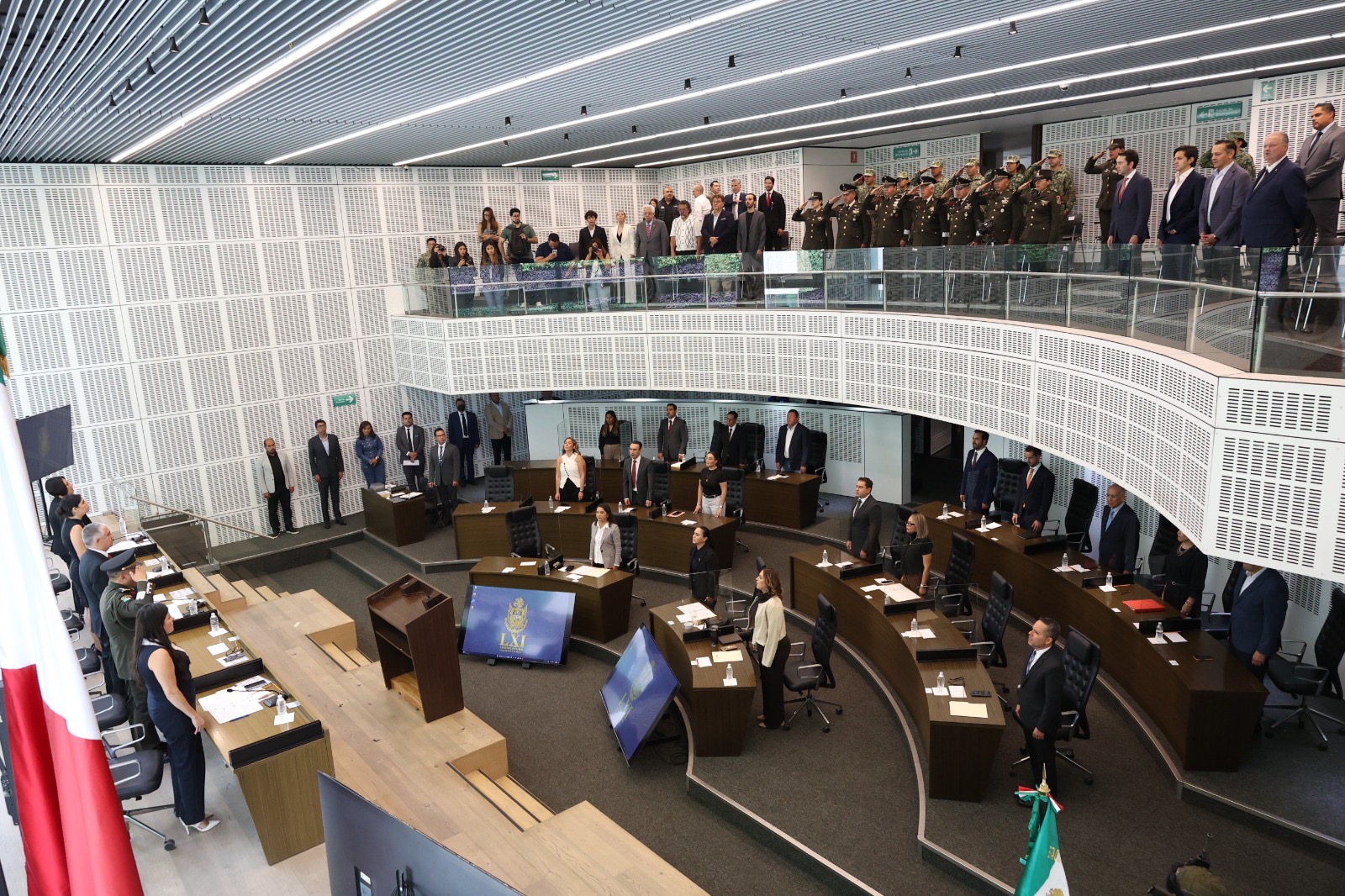 En Sesión Solemne de Pleno se develaron letras doradas en el Salón de Sesiones “Constituyentes de 1916-1917”, en Homenaje al Ejército Mexicano
