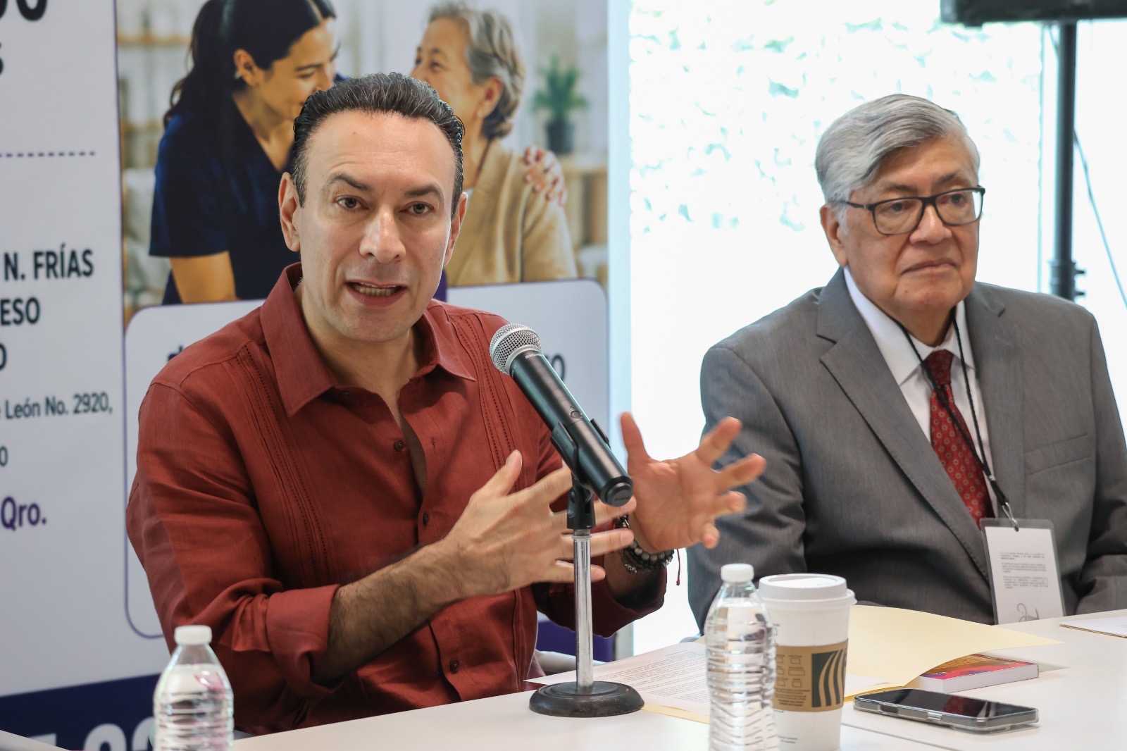 El diputado Arturo Maximiliano García Pérez presidió la presentación del libro “Personas mayores visibles, participamos, nos empoderamos”, de la autoría de José Ernesto Padilla