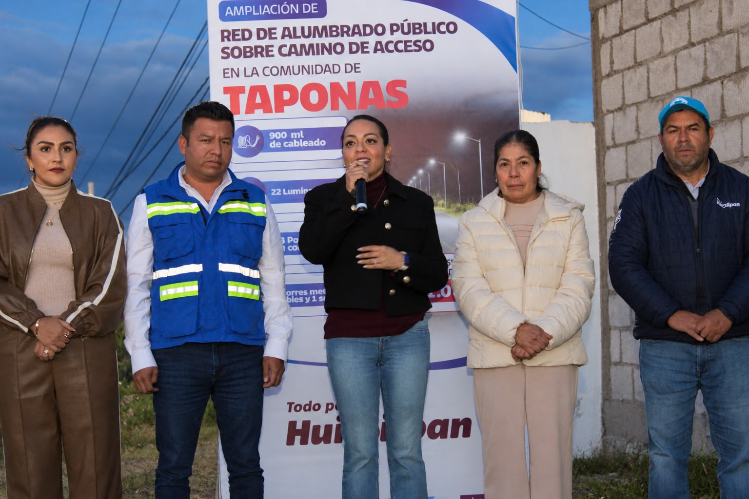 GINNA GUZMÁN TRAMITA RECURSO DEL CONGRESO PARA ALUMBRADO PÚBLICO EN TAPONAS, HUIMILPAN