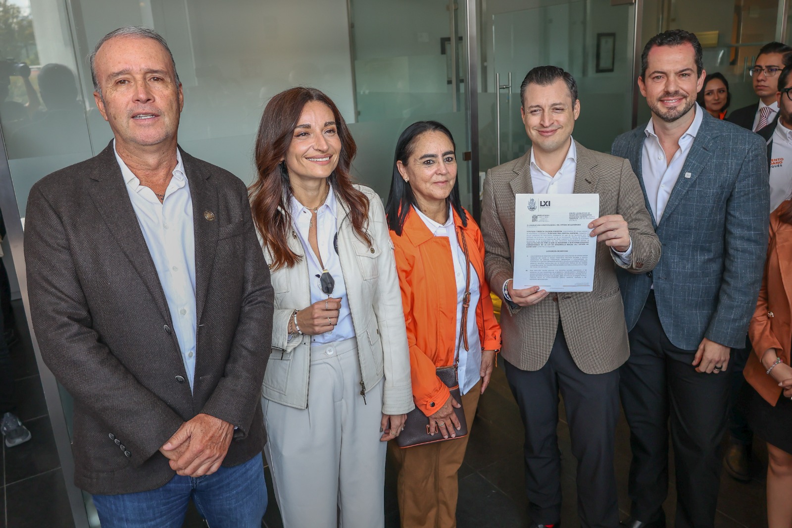 Presentan diputados de Movimiento Ciudadano, encabezados por su coordinadora, Teresita Calzada, iniciativa para que los programas sociales administren adecuadamente los recursos públicos