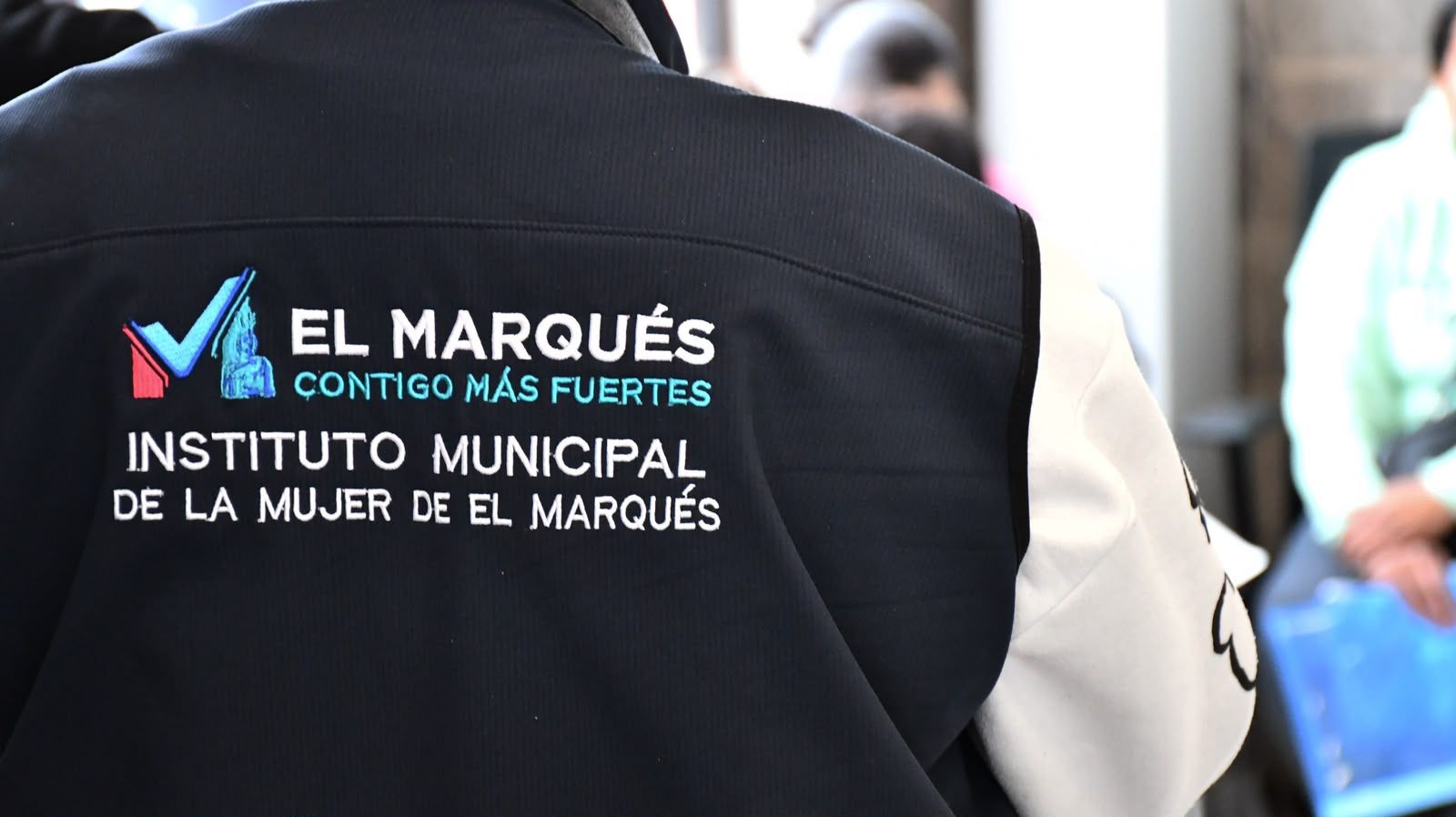 El Marqués promueve la prevención del cáncer de mama entre mujeres policías